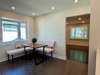 860 S Spring Rd, Elmhurst, IL 60126 - photo 7