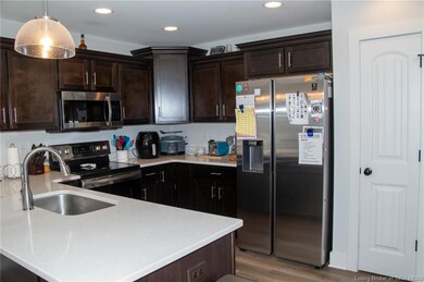 7204 Sunnybrook Ct, Charlestown, IN 47111 - photo 6