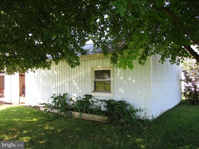 981 W Main St, New Holland, PA 17557 - photo 7