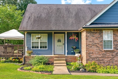 986 Trey Phillips Dr, Clarksville, TN 37042 - photo 2