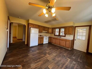 548 Kunkletown Rd, Kunkletown, PA 18058 - photo 2