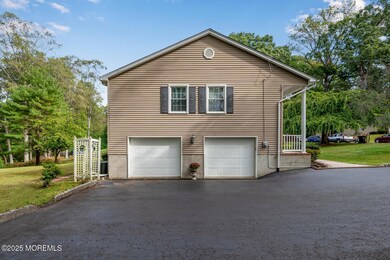 93 Twin Brooks Ave Middletown-large-014-