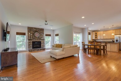 22293 Lost Branch Cir, Ashburn, VA 20148 - photo 2