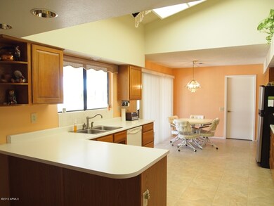 eat-in kitchen