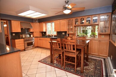 141 S Waldron Ln, Wynantskill, NY 12198 - photo 3