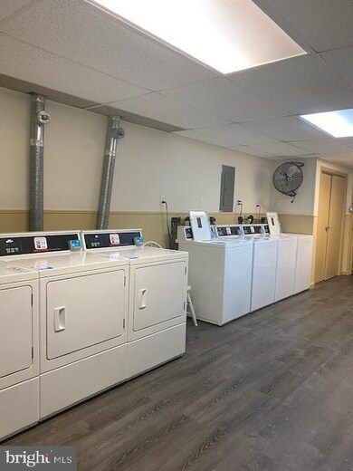 3421 W Chester Pike unit B24, Newtown Square, PA 19073 - photo 4