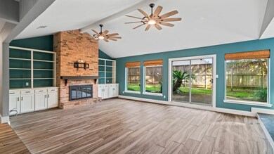 115 Dorado Dr, Friendswood, TX 77546 - photo 2