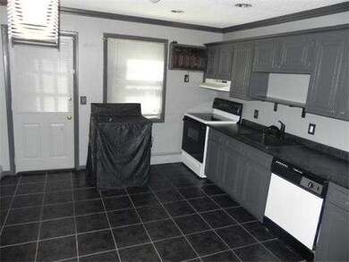 104 Litchfield Pines Dr unit B, Leominster, MA 01453 - photo 3