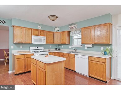 32 Salisbury Way, Swedesboro, NJ 08085 - photo 2