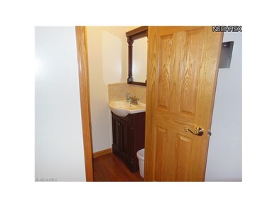 First floot upgraded 1/2 bath!