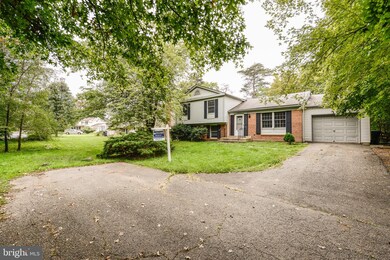 12637 Etruscan Dr, Herndon, VA 20171 - photo 4