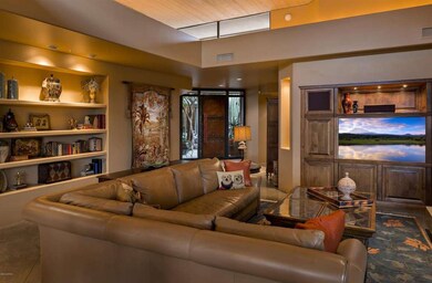 008_Overall Living Room