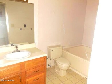 202 at the Falls, Bushkill, PA 18324 - photo 6