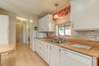 Kitchen (2)