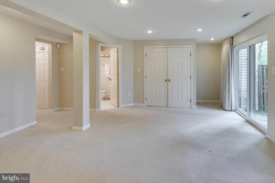 3121 Sutherland Hill Ct, Fairfax, VA 22031 - photo 4