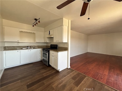 5941 Limonite Ave unit C, Riverside, CA 92509 - photo 4