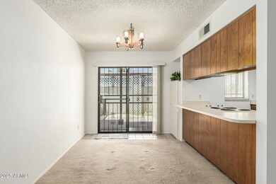 Dining area to yard