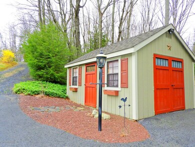 220 Longwoods Dr, Saylorsburg, PA 18353 - photo 3