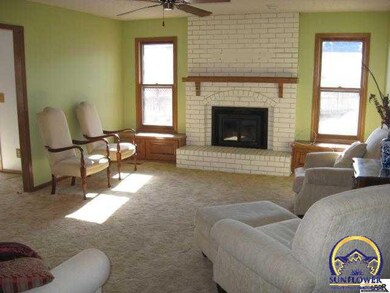 6233 SW 38th Place, Topeka, KS 66610 - photo 2