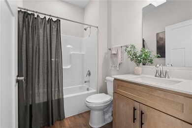 203 Lola Ct, Mc Kees Rocks, PA 15136 - photo 5