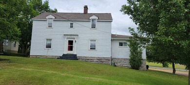 323 S Brittain St, Shelbyville, TN 37160 - photo 4