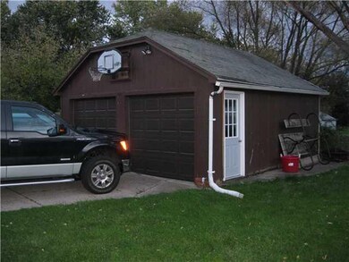 Parking Lot/Garage