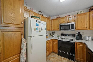 17 Pine Hill Ln unit 2, Lincoln, NH 03251 - photo 6