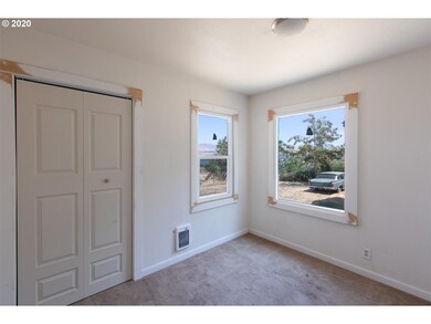 904 Clark St, the Dalles, OR 97058 - photo 7