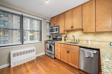 305 E 40th St unit 3-X, New York, NY 10016 - photo 7