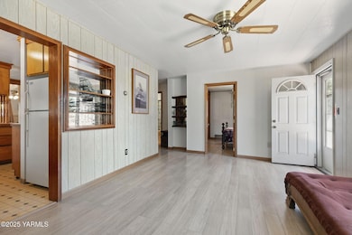 Morris_250530_3ave_Selah_07