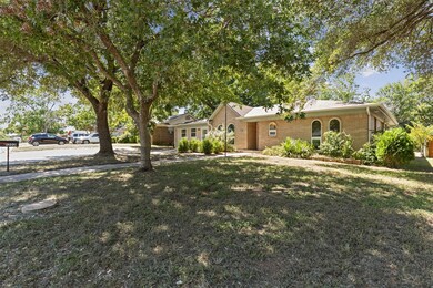 1202 Hemphill Dr, Cleburne, TX 76033 - photo 2