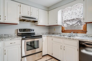 16 Wentworth Ln, Derry, NH 03038 - photo 7