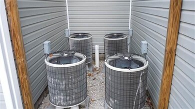 715 W Adams St, Muncie, IN 47305 - photo 5