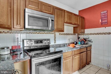 1229 Buttonwood St, Reading, PA 19604 - photo 7