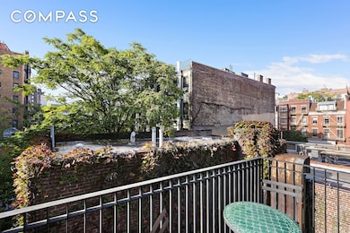 173 Macdougal St unit 3W, New York, NY 10011 - photo 7