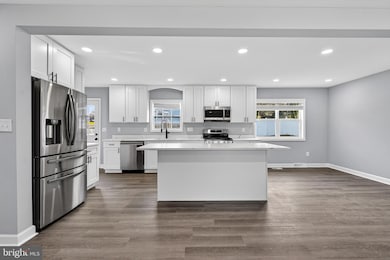 2403 Kingsway Rd, Fort Washington, MD 20744 - photo 2