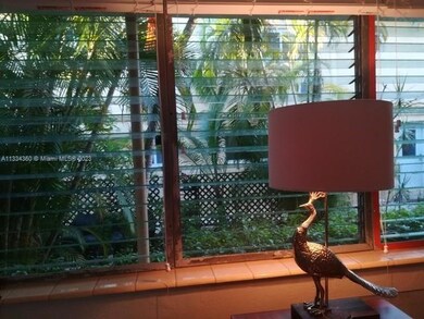 7911 Carlyle Ave unit 2, Miami Beach, FL 33141 - photo 4