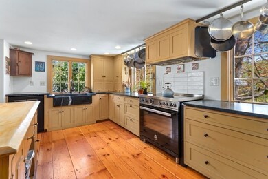 483 Franklin St, Reading, MA 01867 - photo 4