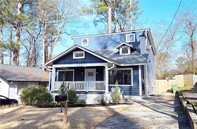 View of front of property featuring a porch