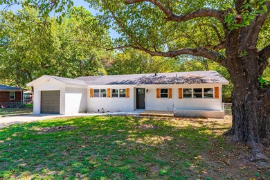 1012 Red Bud Dr, Azle, TX 76020 - photo 3