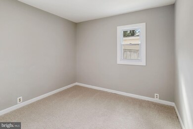 7704 Emerson Rd, Hyattsville, MD 20784 - photo 5