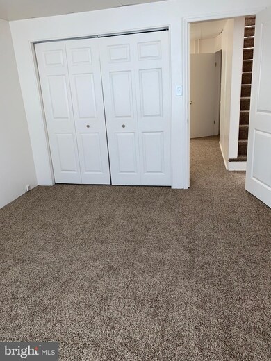 1122 Locust St, Reading, PA 19604 - photo 3