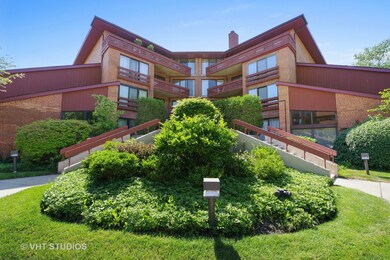 710 Waukegan Rd unit 8B, Glenview, IL 60025 - photo 2