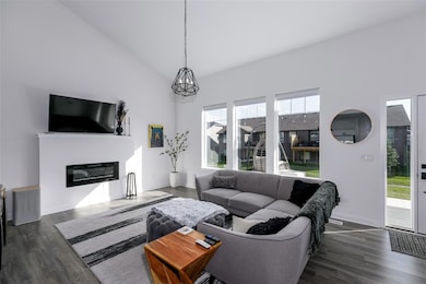 9140 Spring Crest Ln, West Des Moines, IA 50266 - photo 5