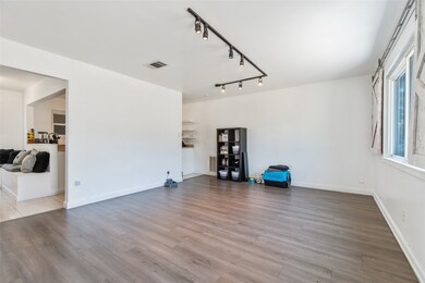 732 Greenway Dr, Hurst, TX 76053 - photo 6