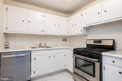 6011 Emerson St unit 310, Bladensburg, MD 20710 - photo 7