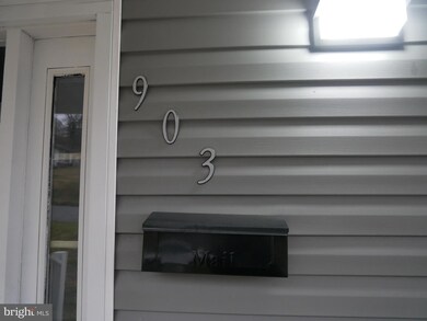 903 W Spruce St, Coal Township, PA 17866 - photo 4