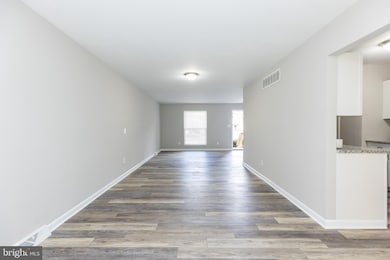 207 W Edgewater Way, Newark, DE 19702 - photo 4