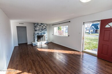 5 Lee Ave-21