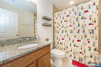 Full Beth- 1st Floor